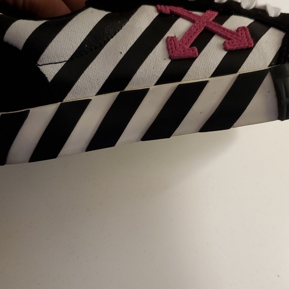 Off-White sneakers - Picture 5 of 16